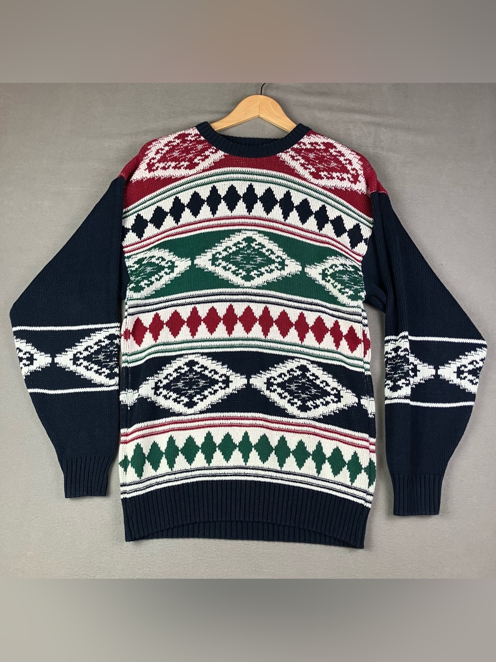 Vintage Jantzen Men’s Size M Crewneck Sweater Diamond Argyle Pattern Multicolor.